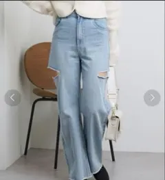 chicoのサイドスリットダメージデニムパンツ