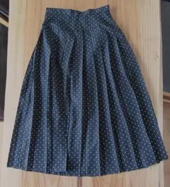 GU  ジーユー プリーツミディスカート  M  黒