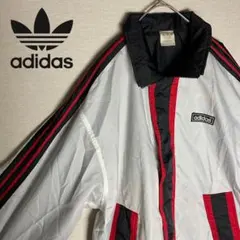 【アディダス　オリジナルス　ナイロンジャケット　古着　オーバーサイズ　値引き中】