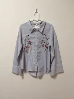 alicia PAGEBOY ストライプ刺繍シャツのサムネイル