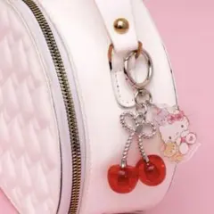 サンリオキャラクターズ　きらきらフルーツチャーム A大粒さくらんぼ　キティ