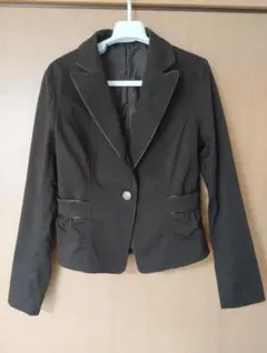 a.v.v ジャケット