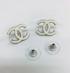 CHANEL ピアス　シャネル　C19C ココマーク　ホワイト