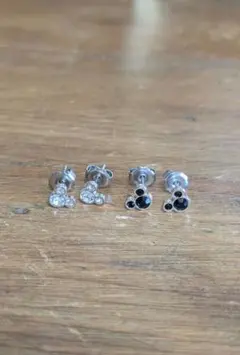 ミッキーモチーフ ピアス 2点セットのサムネイル