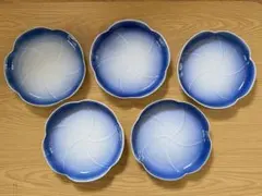 青と白の花びら型陶器皿5枚セット