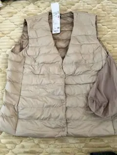 UNIQLO　ULTRA　LIGHT　DOWN 収納袋付き　ベージュ