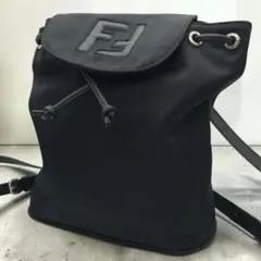 【美品】FENDI フェンディ FFロゴ ナイロン リュックサック ブラックのサムネイル