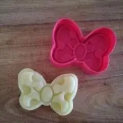 蝶形シリコンクッキー型 2色セット