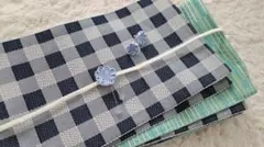 つまみ細工の帯留め 帯締め & ピアス ギンガムチェック 浴衣や木綿の着物に