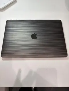 ジャンク　Apple MacBook 本体 木目調スキンシール貼付のサムネイル