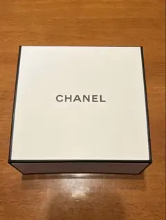 CHANEL ギフトボックス ホワイト