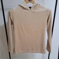 ベージュ パーカー