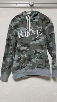 Roxy 迷彩柄 フード付きパーカー