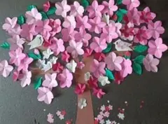 桜の木と花のアート作品95枚+オマケ花びら 春壁面飾り　受注　発送迄最大5日