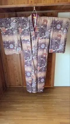 エンジ系 訪問着 蝶と花模様 華やか　帯締めと帯揚げもお付けしますのサムネイル
