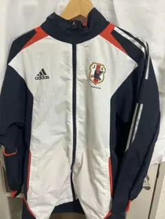 アディダス製サッカー日本代表キリンカッププルオーバーナイロンジャケット