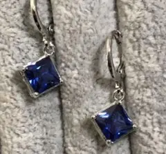 ロイヤルブルーサファイア シルバー925刻印 ピアス