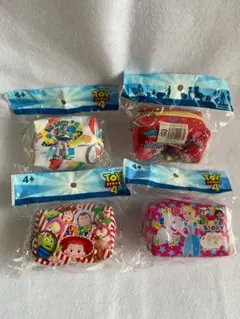アミューズメント景品　トイストーリー4　ポーチキーホルダー4個セット