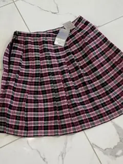 リズリサドール、スカート