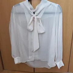 リボンブラウス