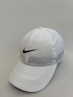【NIKE】ホワイト　キャップ スポーツ　ゴルフ　ランニング