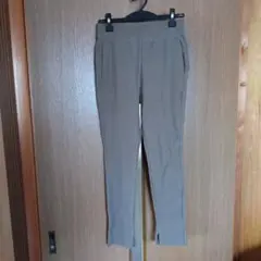 ユニクロ　カーキベージュ リブ編み レギンス スリット付き