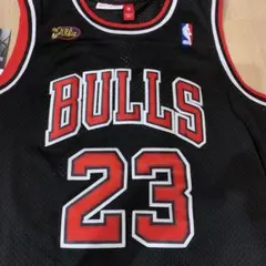 Item thumbnail for item 4ca1de86-41a6-422c-a8ad-1e93c6b7f3e9