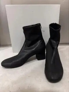 チャールズアンドキース　ブラックヒールショートブーツのサムネイル