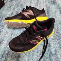 New Balance HANZO ランニングシューズのサムネイル