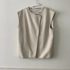 chocolat raffiné ベージュ ノースリーブベスト
