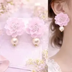 ふんわり桜ピンクガラスフラワー×コットンパール ピアス　イヤリング