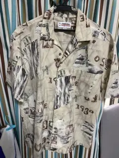 総柄シャツ　柄シャツ　半袖シャツのサムネイル