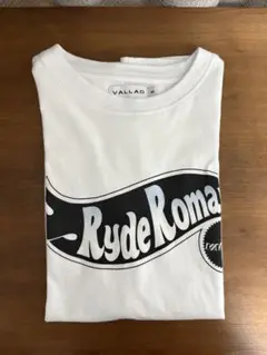 carservise ryde romance Tシャツ