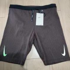 【新品】ナイキ　エアロスイフトハーフタイツ　サイズＬ 匿名配送