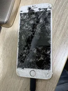 iPhone 6s ゴールド ジャンク 電源入らず 画面割れ 部品取り