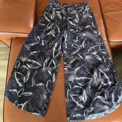 PRIDE プライド ボタニカル柄 ガウチョパンツ ワイドパンツ - メルカリ
