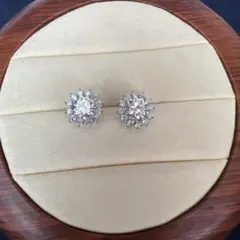 モアサナイト　花形スタッドピアスセット