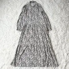 ZARA ザラ　フラワープリント ロングワンピース　花柄　S ブラック　ホワイト