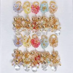 155.ハンドメイド フラワーチャーム デイジー柄ビーズ - メルカリ