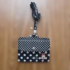 ミニーマウス 水玉パスケース