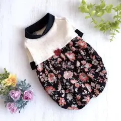犬服　ハンドメイド　小型犬Mサイズ　花柄　ラグラン　バルーンスカート