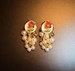 赤いお花×パールたっぷり 揺れピアス　新品