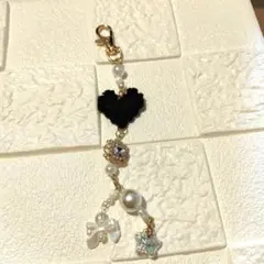 ⑪ハート型パールチャーム•ブラック