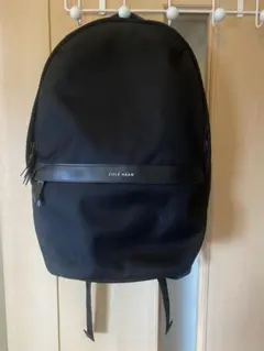通勤通学オススメ！COLE HAANコールハーン リュック 黒のサムネイル