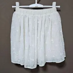 アースミュージックアンドエコロジー　チュールレース　3重　スカート　オフホワイト