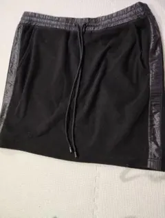 【格安】ユニクロヒートテック【激安】UNIQLO黒スカートLサイズ