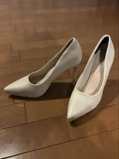 10cmヒール パンプス 23.5cm 白 ポインテッドトゥ