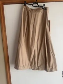 ベージュ フレアスカート プリーツ付き