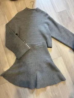 Apuweiser-riche グレー リブ編みセットアップ サイズ1