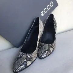 ☆ECCO☆美品！36(23cm)！ファッショナブルでオシャレな軽量パンプスのサムネイル